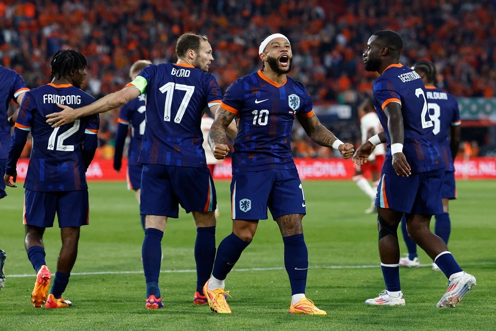 Pemain Timnas Belanda Memphis Depay merayakan gol ke gawang Kanada dalam uji coba jelang Piala Eropa 2024